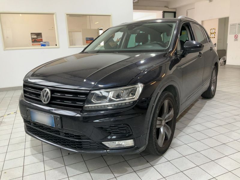 Volkswagen Tiguan 2.0 TDI — 1/8