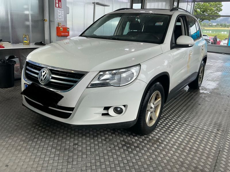 Volkswagen Tiguan 2.0 TDI — 1/8