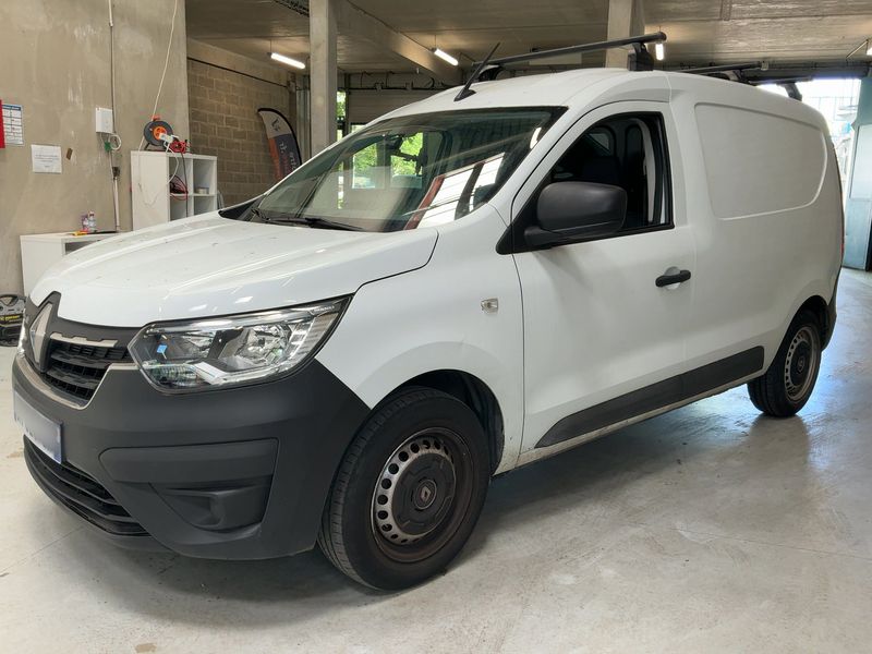 Renault Express 1.3 TCe — 1/8