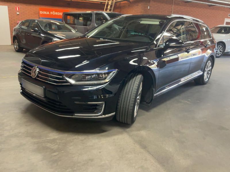 Volkswagen Passat 1.4 GTE — фото 1