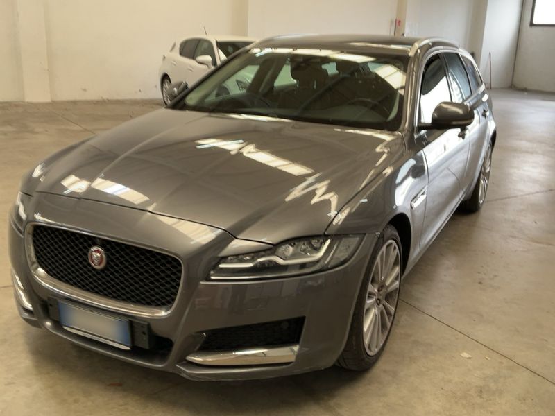 Jaguar XF 25d — 1/8
