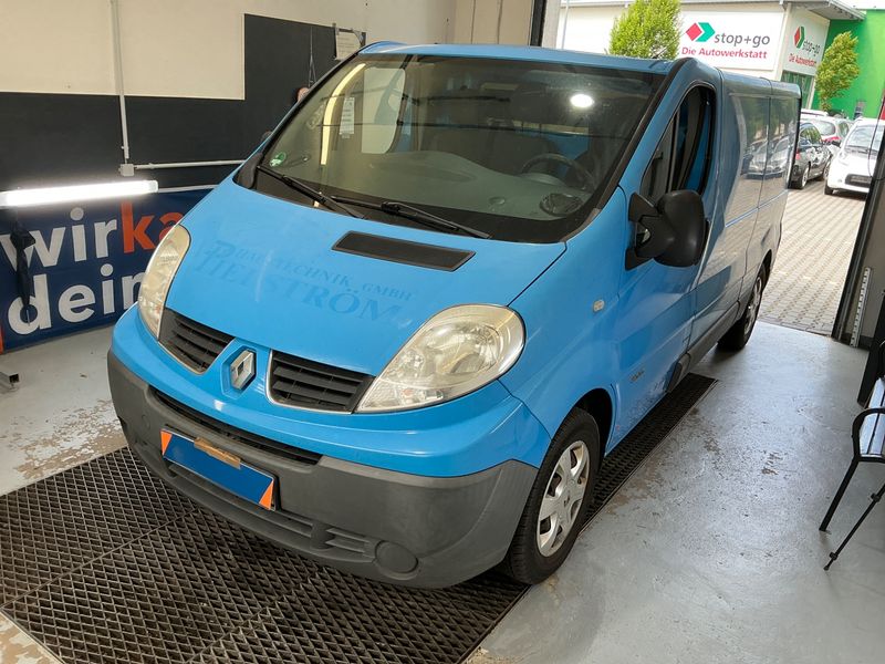 Renault Trafic 2.0 dCi — 1/8