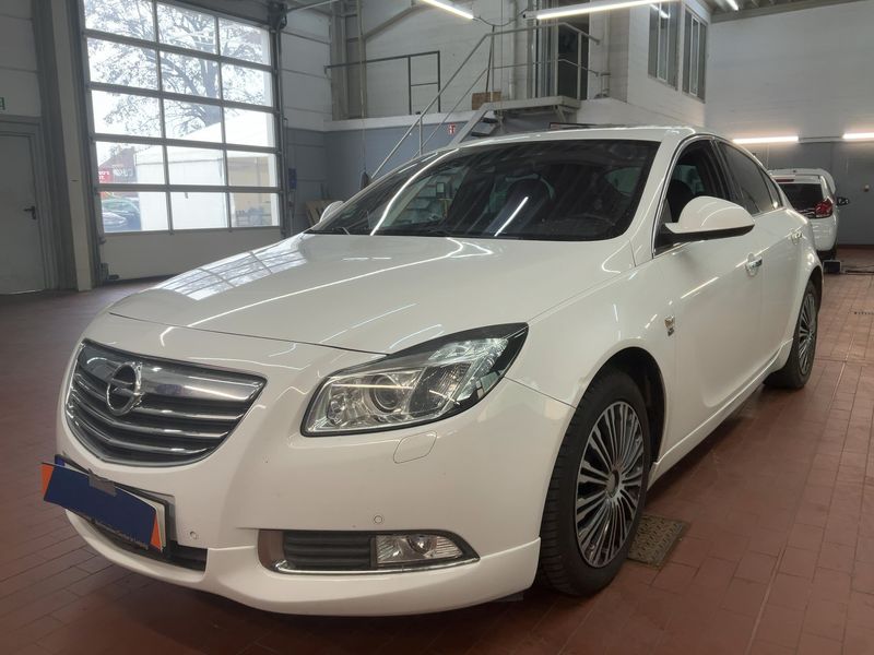 Opel Insignia 2.0 Turbo — фото 1