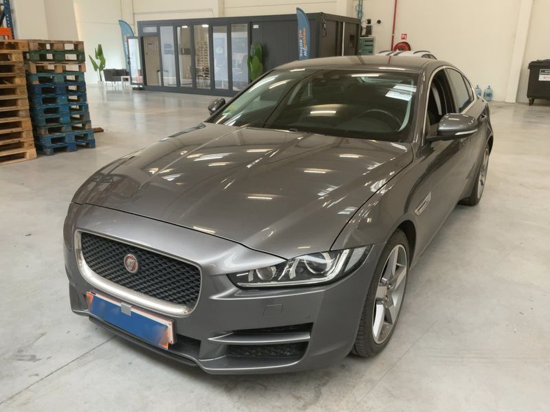 Jaguar XE 20d — 1/8