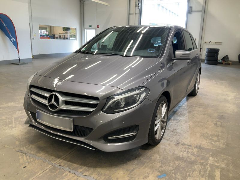 Mercedes-Benz B-Klasse B 220 CDI — 1/8