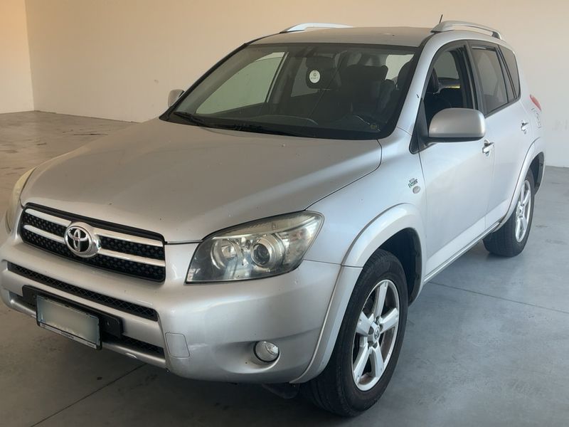 Toyota RAV 4 2.2 D-CAT — 1/8