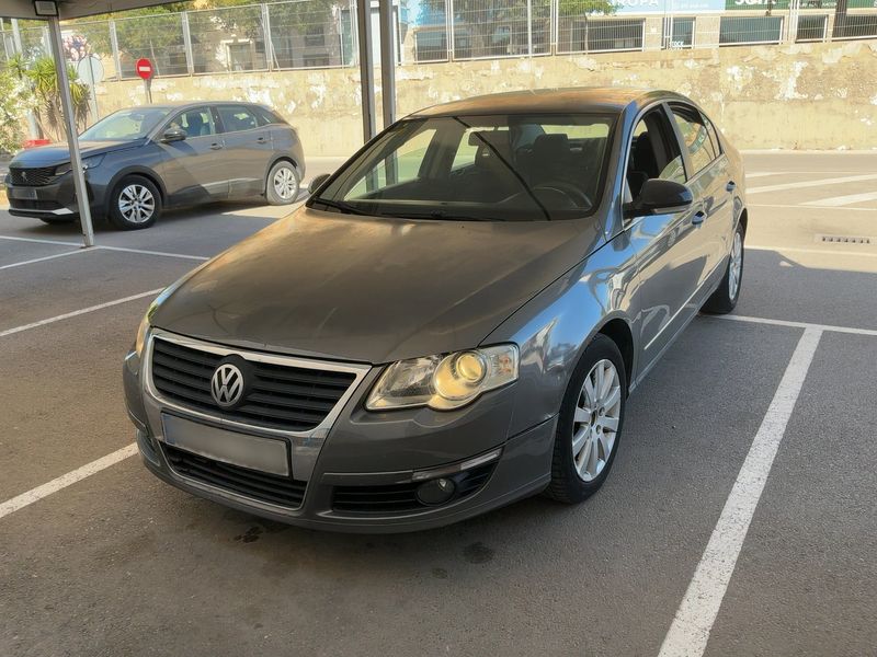 Volkswagen Passat 2.0 TDI — 1/8
