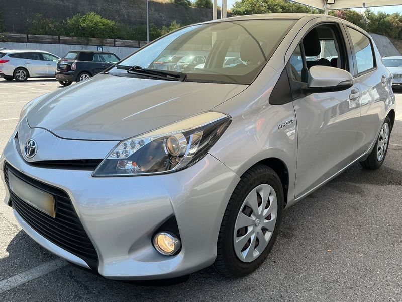 Toyota Yaris 1.5 Hybrid — фото 1