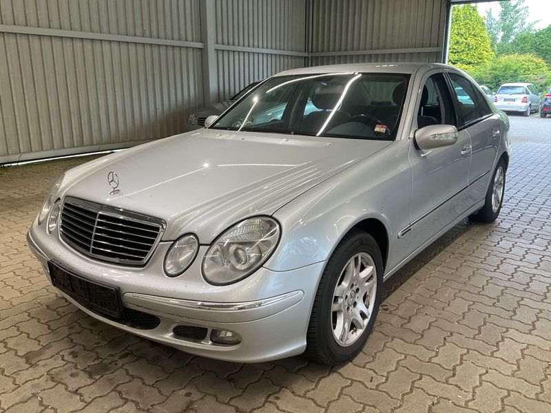 Mercedes-Benz E-Klasse E 200 Kompressor — 1/8