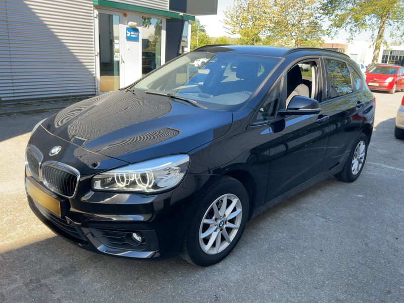 BMW 2er 216i Active Tourer — 1/8