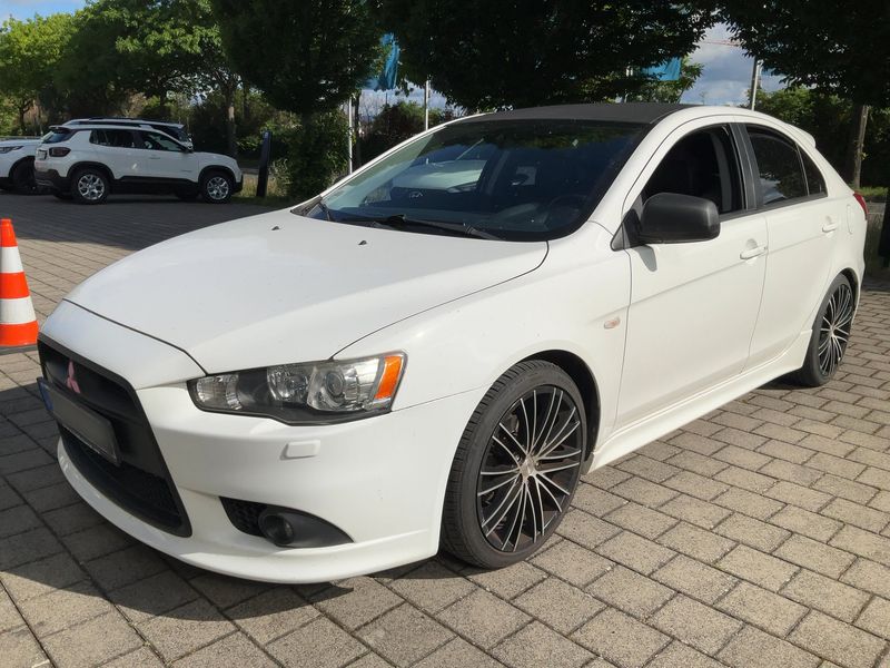 Mitsubishi Lancer 1.8 DOHC — 1/8