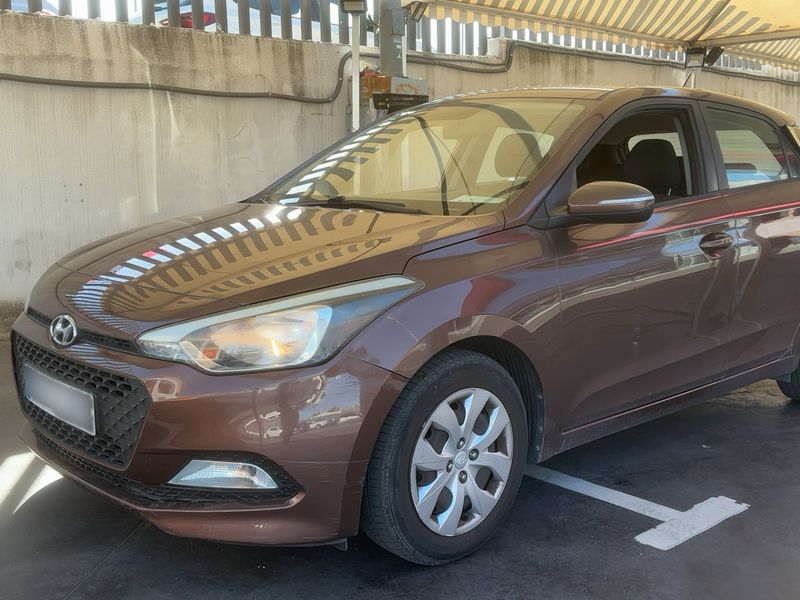 Hyundai i20 1.2 — 1/8
