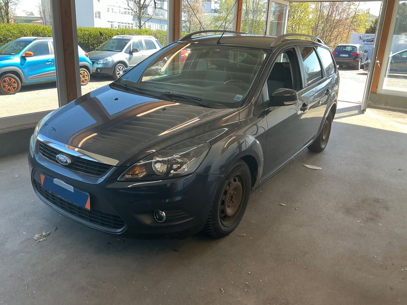 Ford Focus 1.8 — фото 1