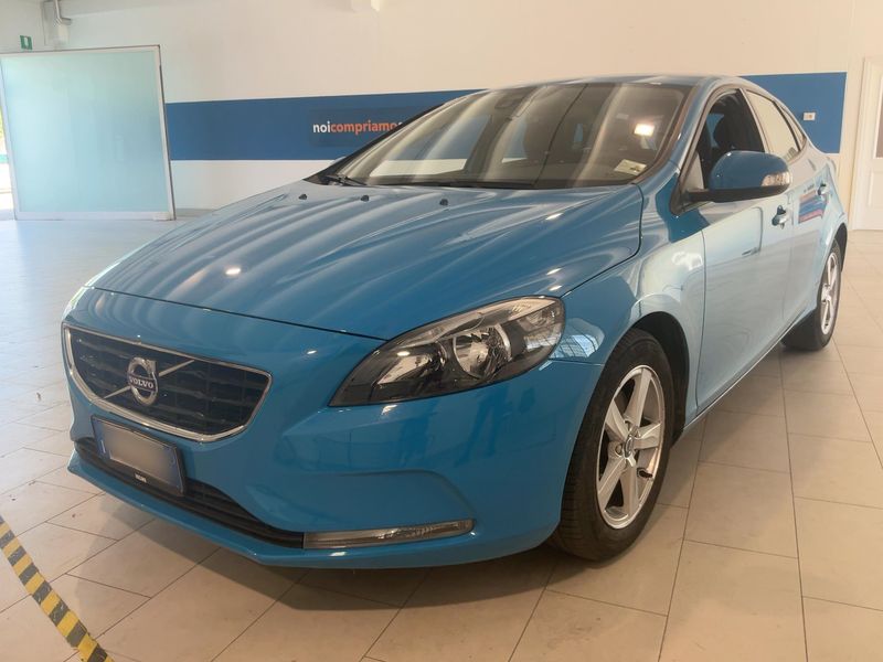 Volvo V40 1.6 T3 — 1/8