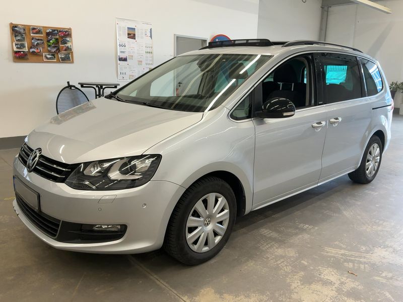 Volkswagen Sharan 2.0 TDI — 1/8