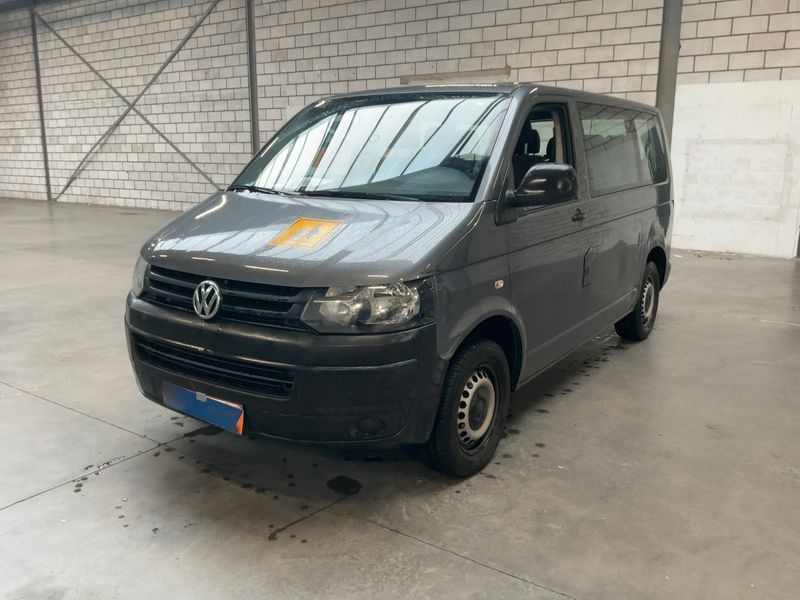 Volkswagen T5 Kombi 2.0 TDI — 1/8