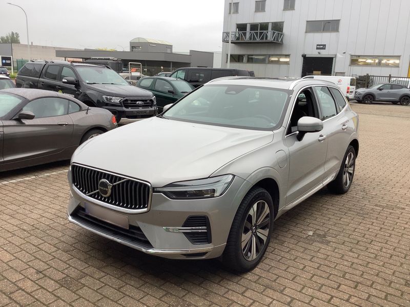 Volvo XC60 2.0 T6 Recharge Plug-in Hybrid — фото 1