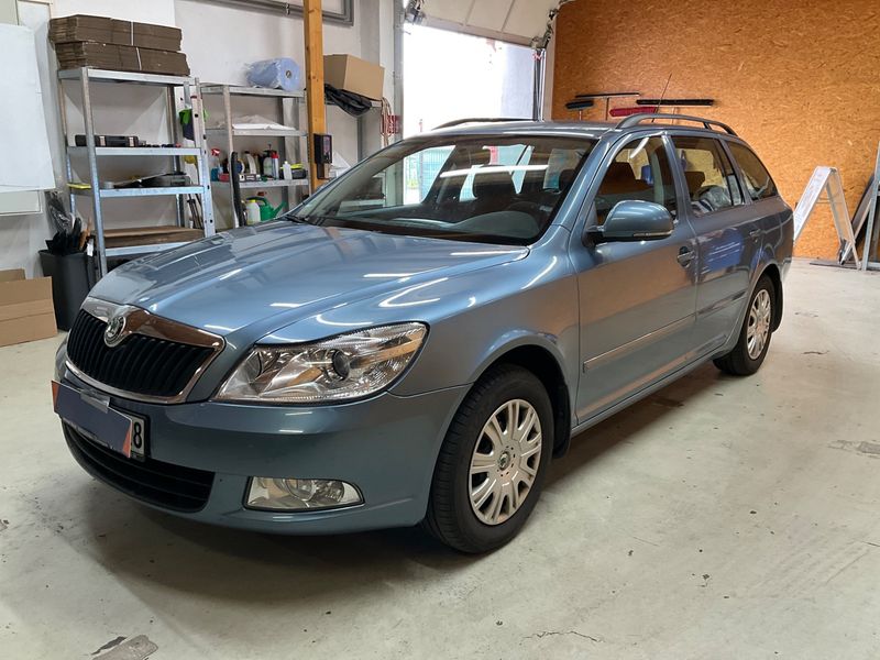 Skoda Octavia 1.6 — фото 1