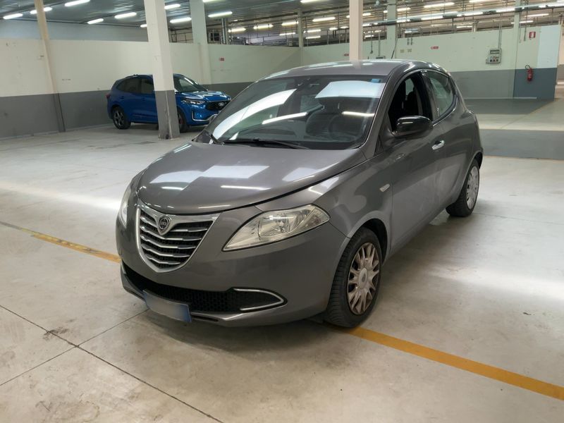 Lancia Ypsilon 1.2 — 1/8
