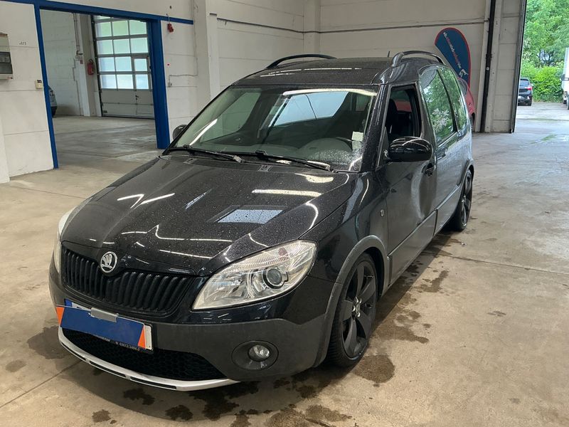 Skoda Roomster 1.2 TSI — 1/8
