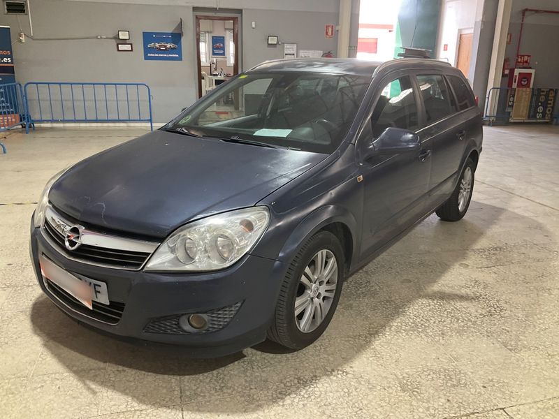 Opel Astra 1.7 CDTI — фото 1