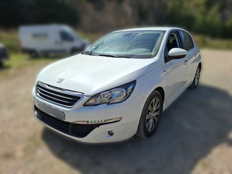 Peugeot 308 1.2 e-THP — 1/8