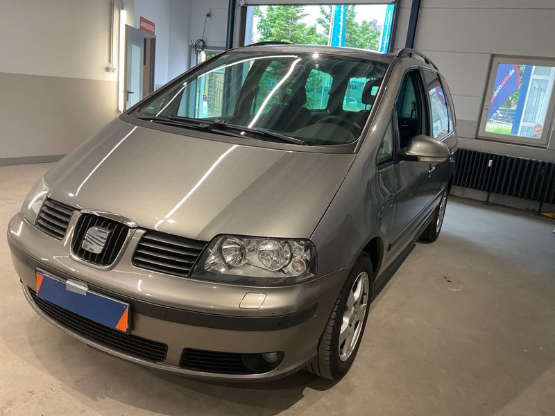 Seat Alhambra 2.0 TDI — 1/8