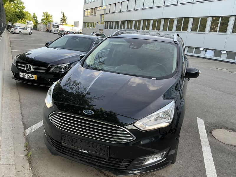 Ford Grand C-Max 1.0 EcoBoost — фото 1