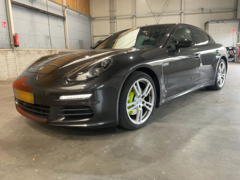 Porsche Panamera S E-Hybrid — 1/8