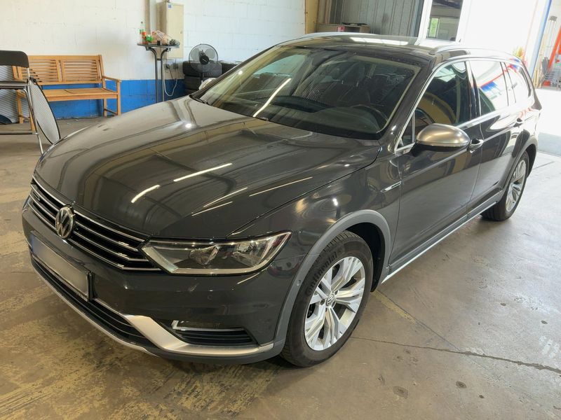 Volkswagen Passat Alltrack 2.0 TDI — фото 1