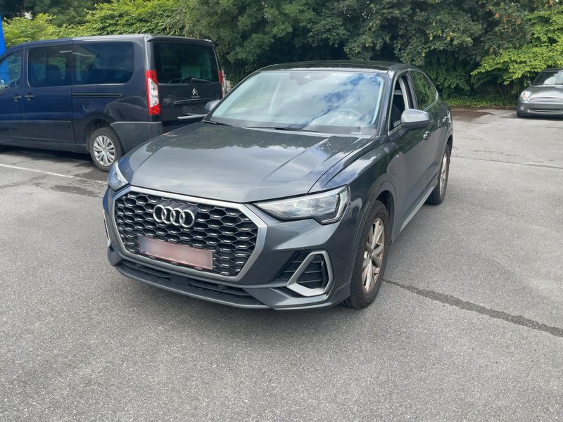 Audi Q3 Sportback 45 TFSIe — 1/8