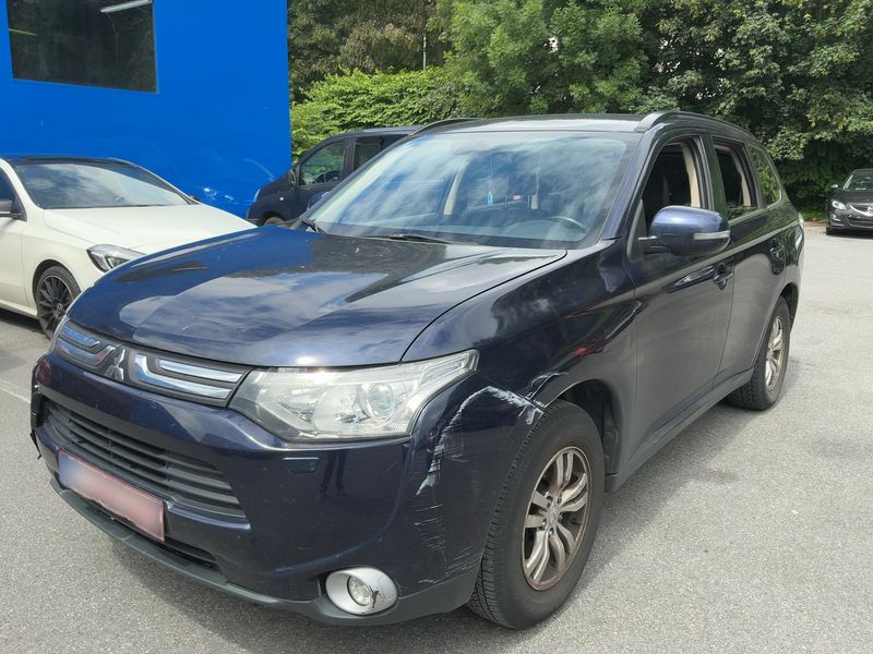 Mitsubishi Outlander 2.2 DI-D — 1/8
