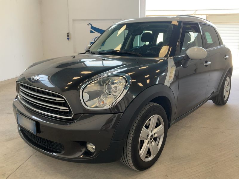 MINI Countryman Cooper D — 1/8