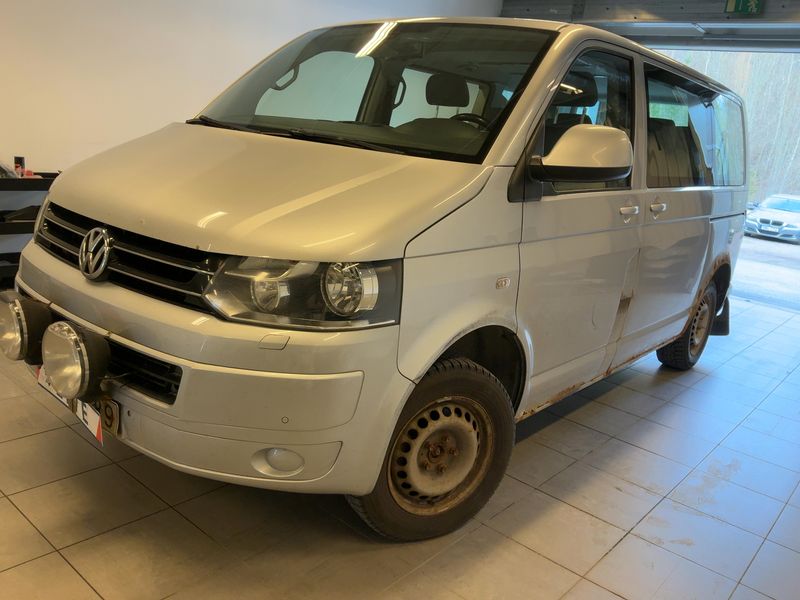 Volkswagen T5 Caravelle 2.0 TDI — 1/8