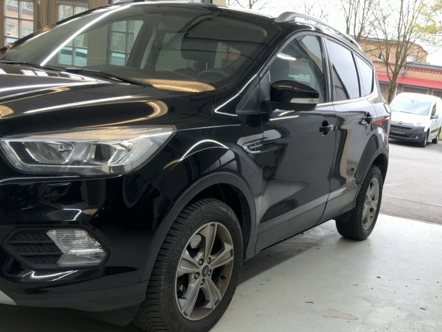 Ford Kuga 2.0 TDCi — фото 1