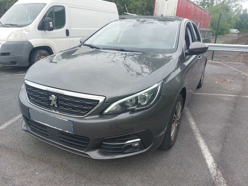 Peugeot 308 1.2 PureTech — 1/8