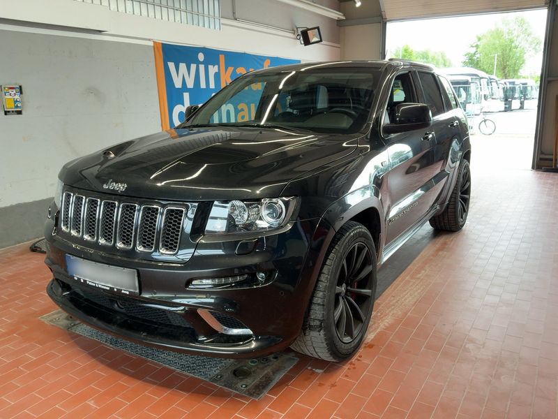Jeep Grand Cherokee 6.4 V8 — 1/8