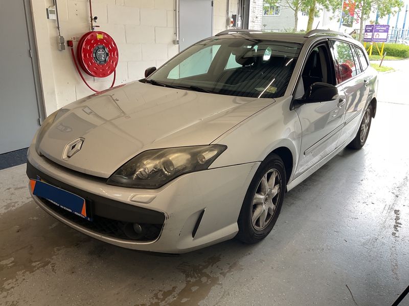 Renault Laguna 1.5 dCi — 1/8