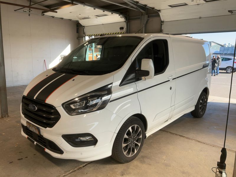 Ford Tourneo Custom 2.0 TDCi — фото 1