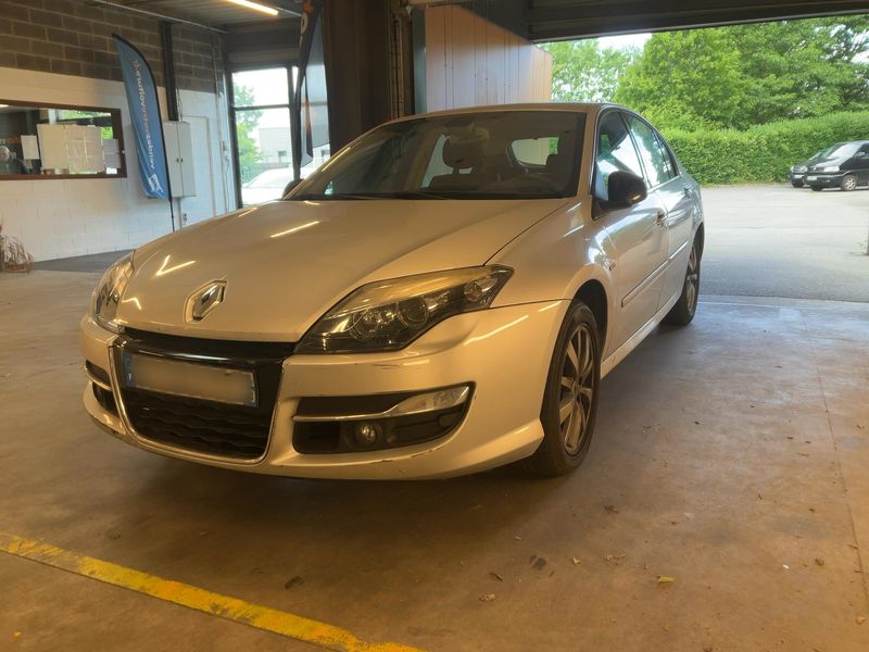 Renault Laguna 1.5 dCi — фото 1