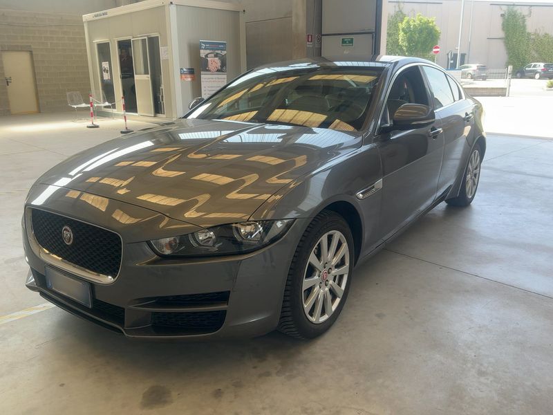 Jaguar XE 20d — 1/8