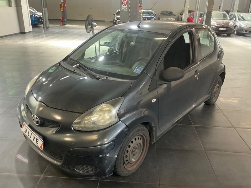 Toyota Aygo 1.0 — 1/8
