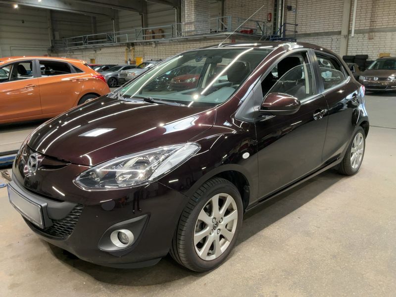 Mazda 2 1.5 — 1/8