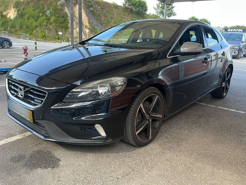 Volvo V40 2.0 D4 — 1/8
