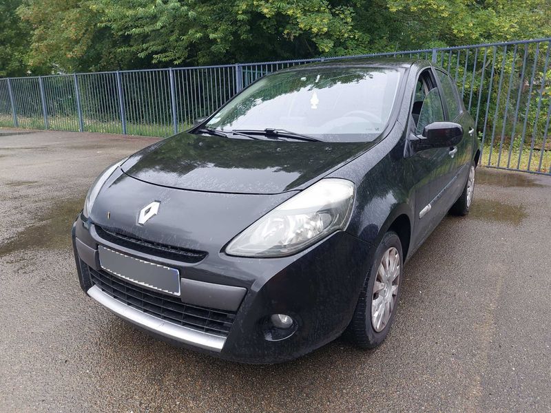 Renault Clio 1.5 dCi — 1/8