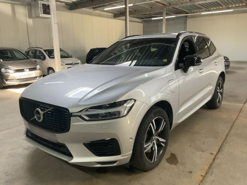 Volvo XC60 2.0 T6 Plug-in Hybrid — 1/8