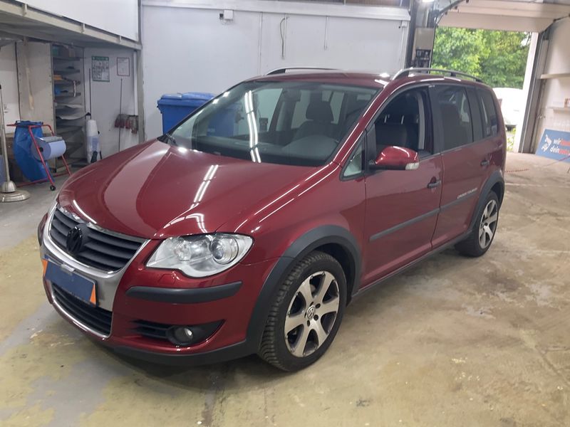 Volkswagen Touran 1.4 TSI — 1/8