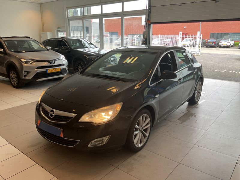 Opel Astra 1.4 Turbo — 1/8