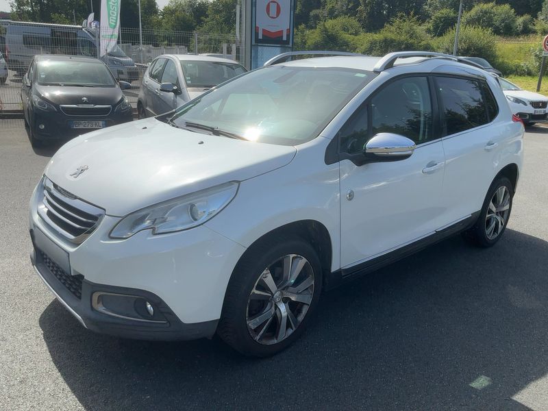 Peugeot 2008 1.2 PureTech — 1/8