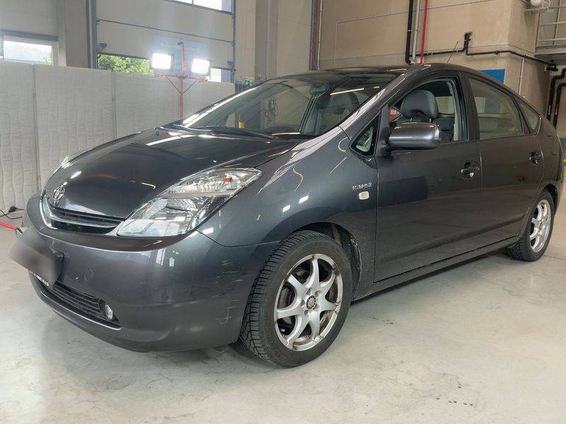 Toyota Prius 1.5 — 1/8